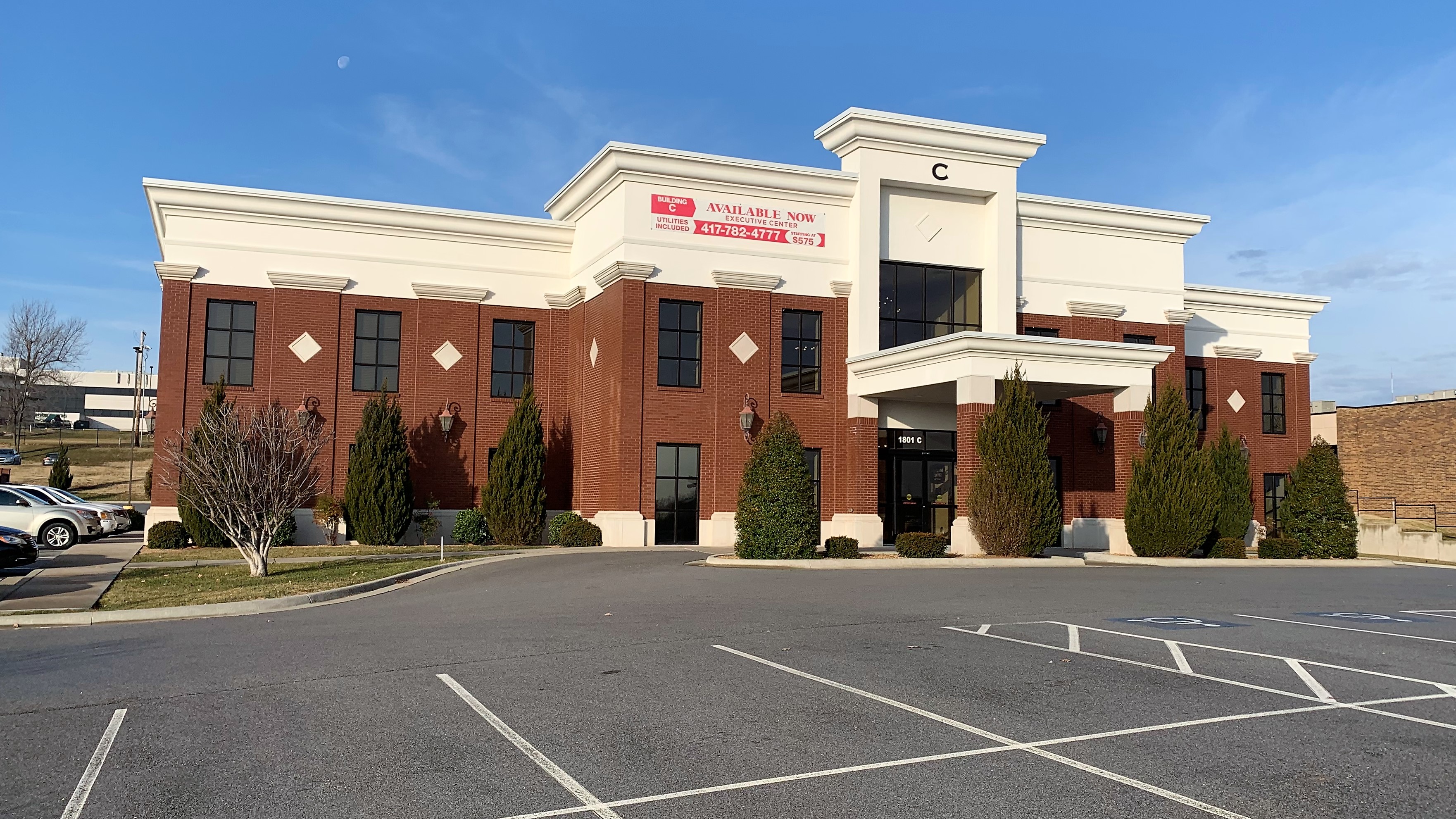 Photograph exterior of Shoal Creek Foot & Ankle Center, Building C